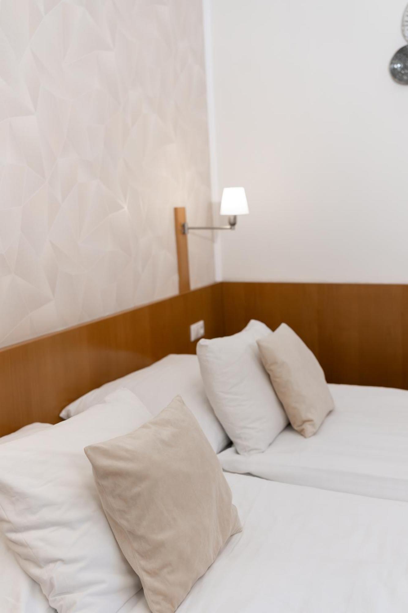 Hotel Apollon Litoměřice Esterno foto