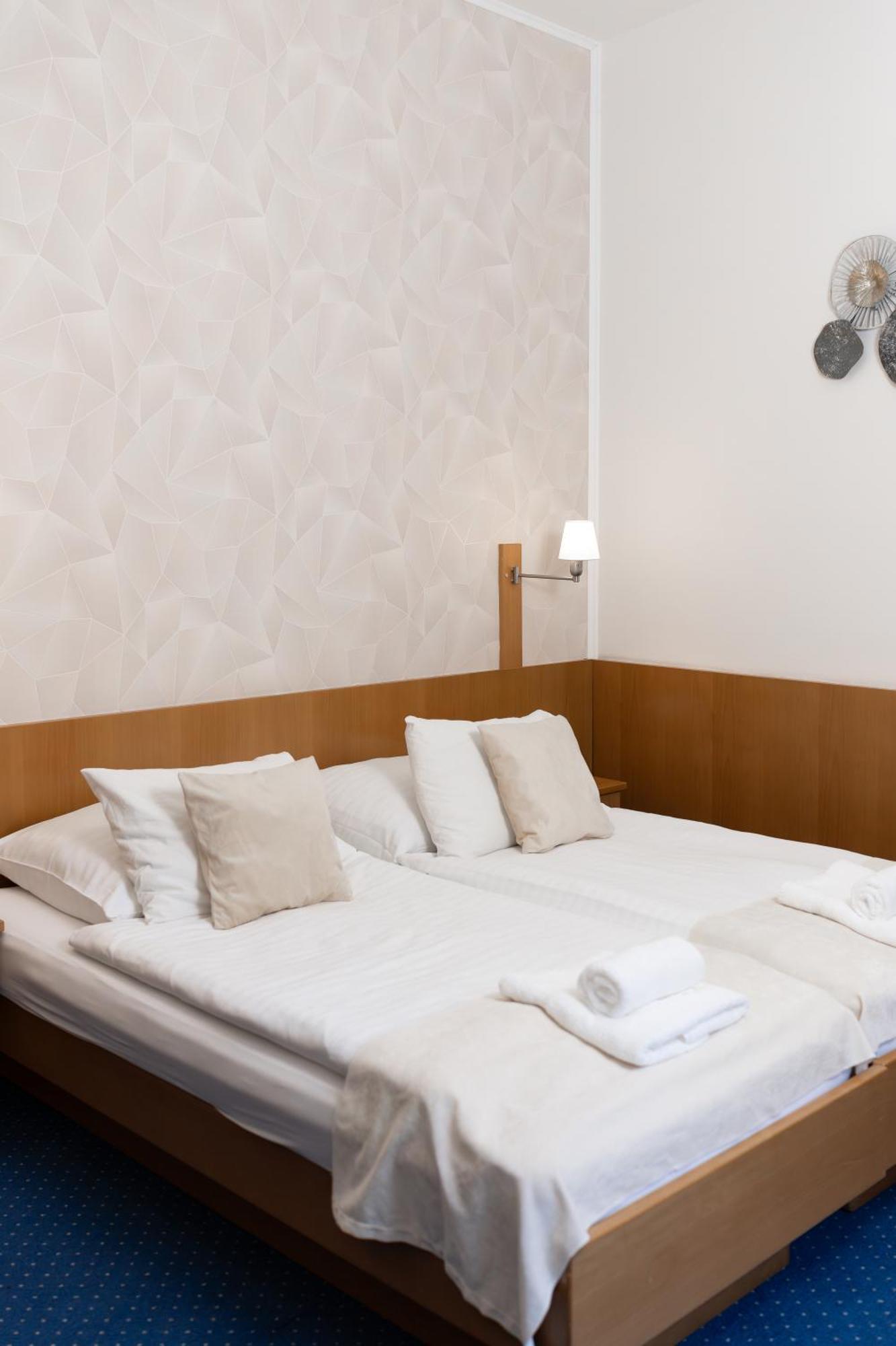 Hotel Apollon Litoměřice Esterno foto